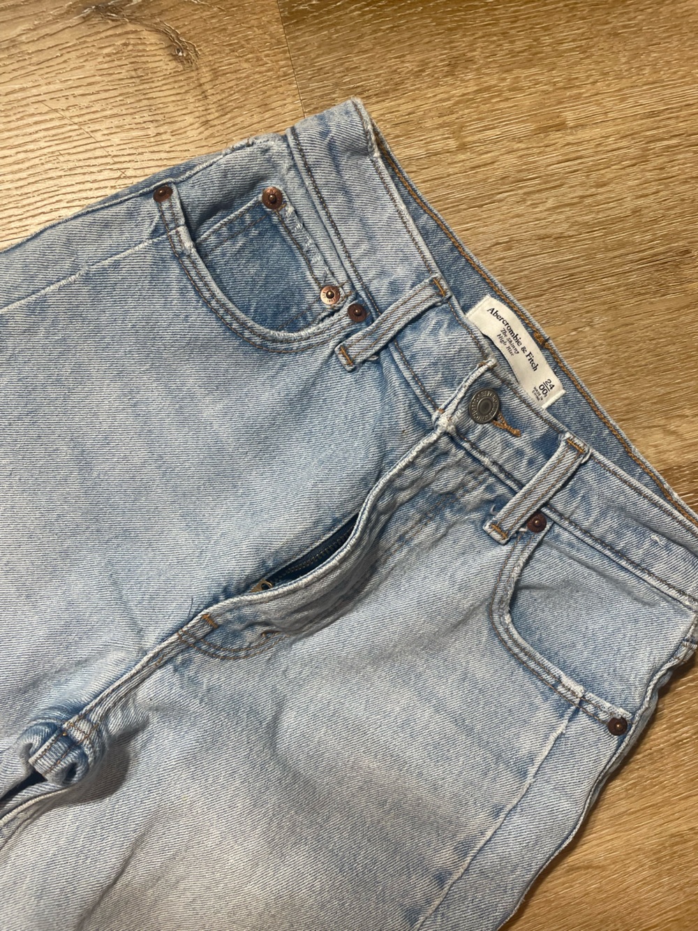 Abercrombie & Fitch Light Blue Relaxed Men’s Jeans